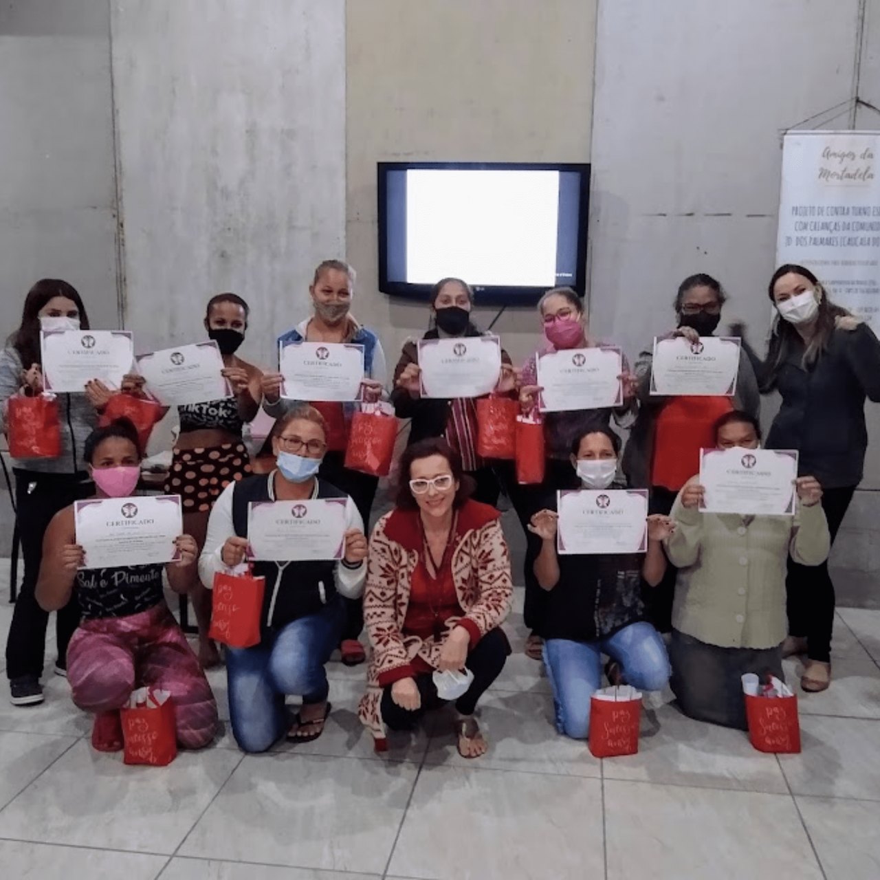 Foto das participantes do Curso de Manicure